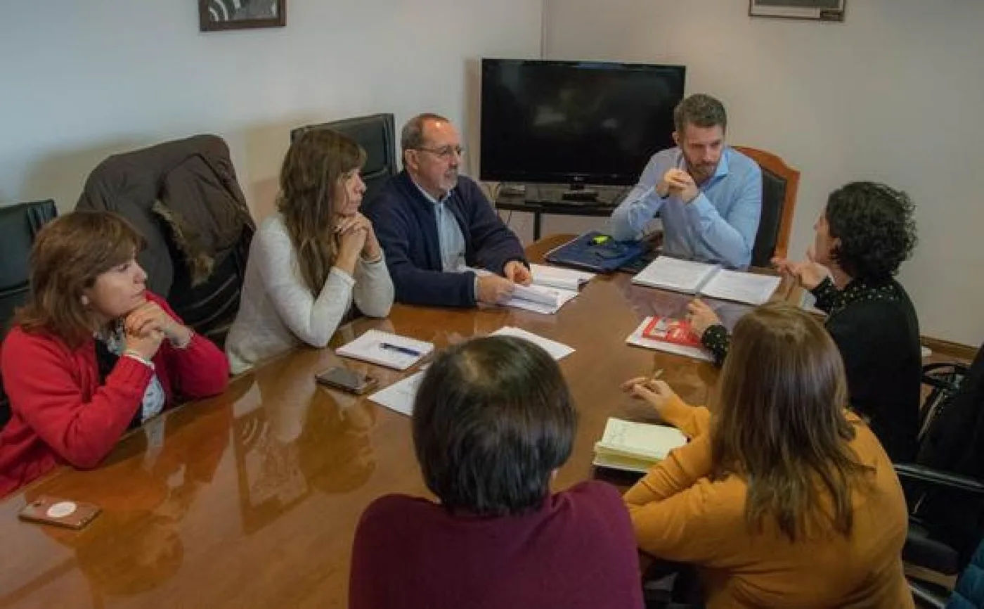 Representantes de FADEPOF mantuvieron una reunión con el  ministro Jefe de Gabinete Leonardo Gorbacz.