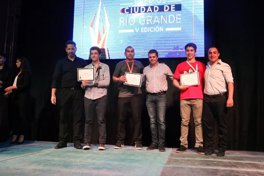 Premios ciudad Río Grande: El municipio agasajó a deportistas ternados