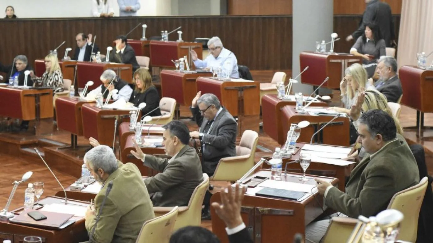 Se aprobó ayer por unanimidad la ley de Emergencia Comercial en la Legislatura de Chubut