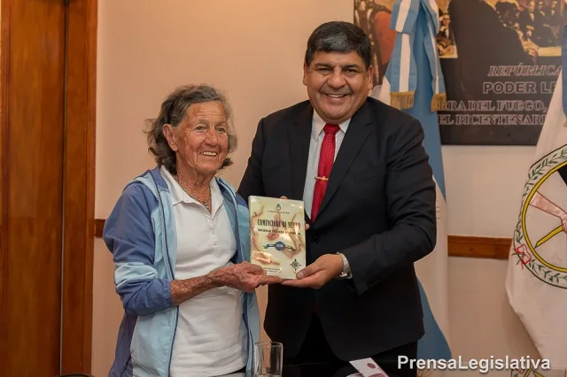 Elisa Sampietro de Forti, maratonista de 83 años visitó la Legislatura