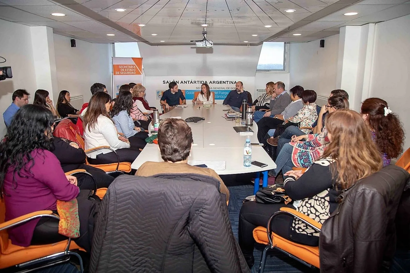 Encuentro de trabajo para reducir la reincidencia delictiva.