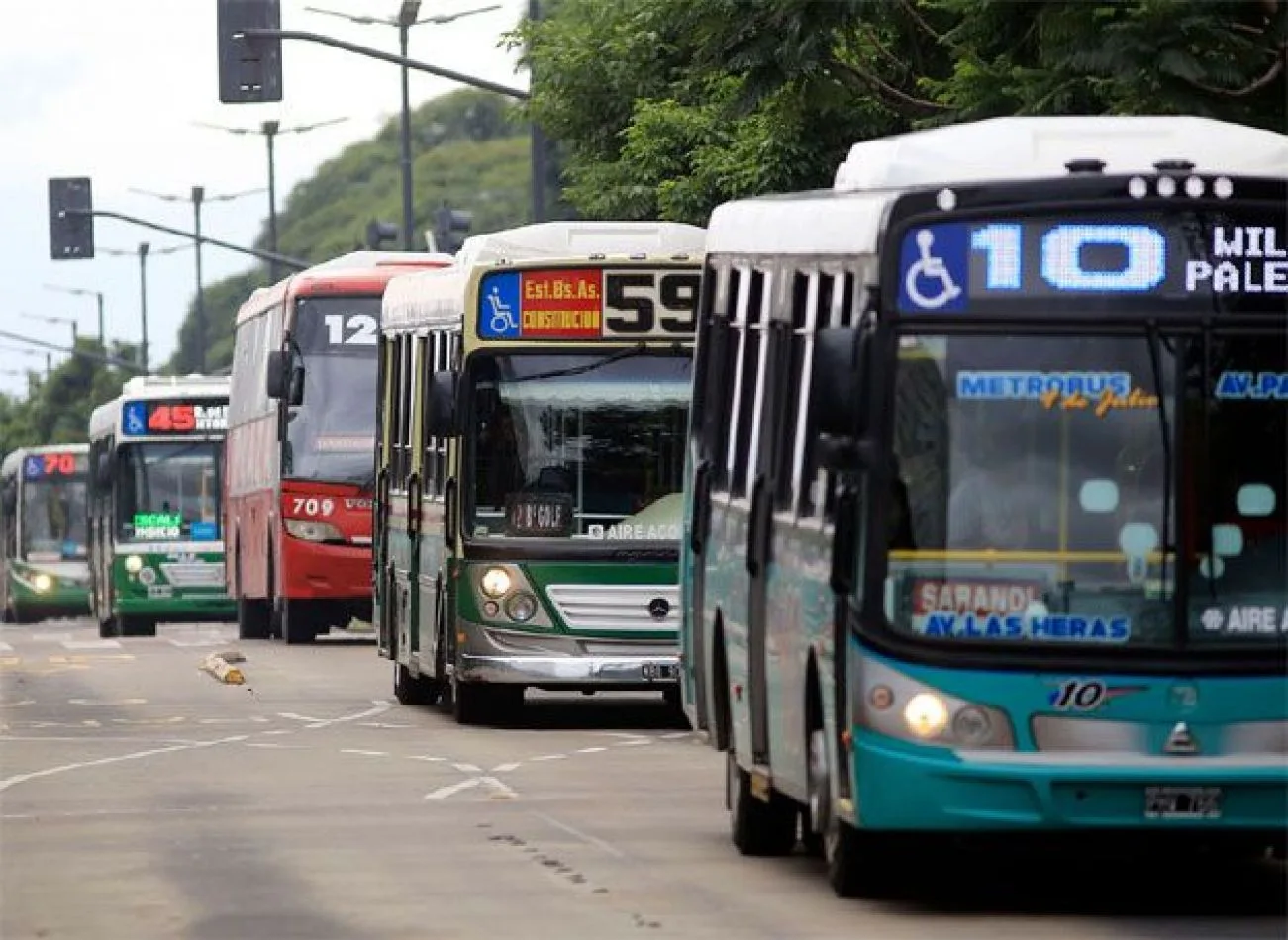 El Gobierno analiza que las provincias se hagan cargo de los subsidios al transporte