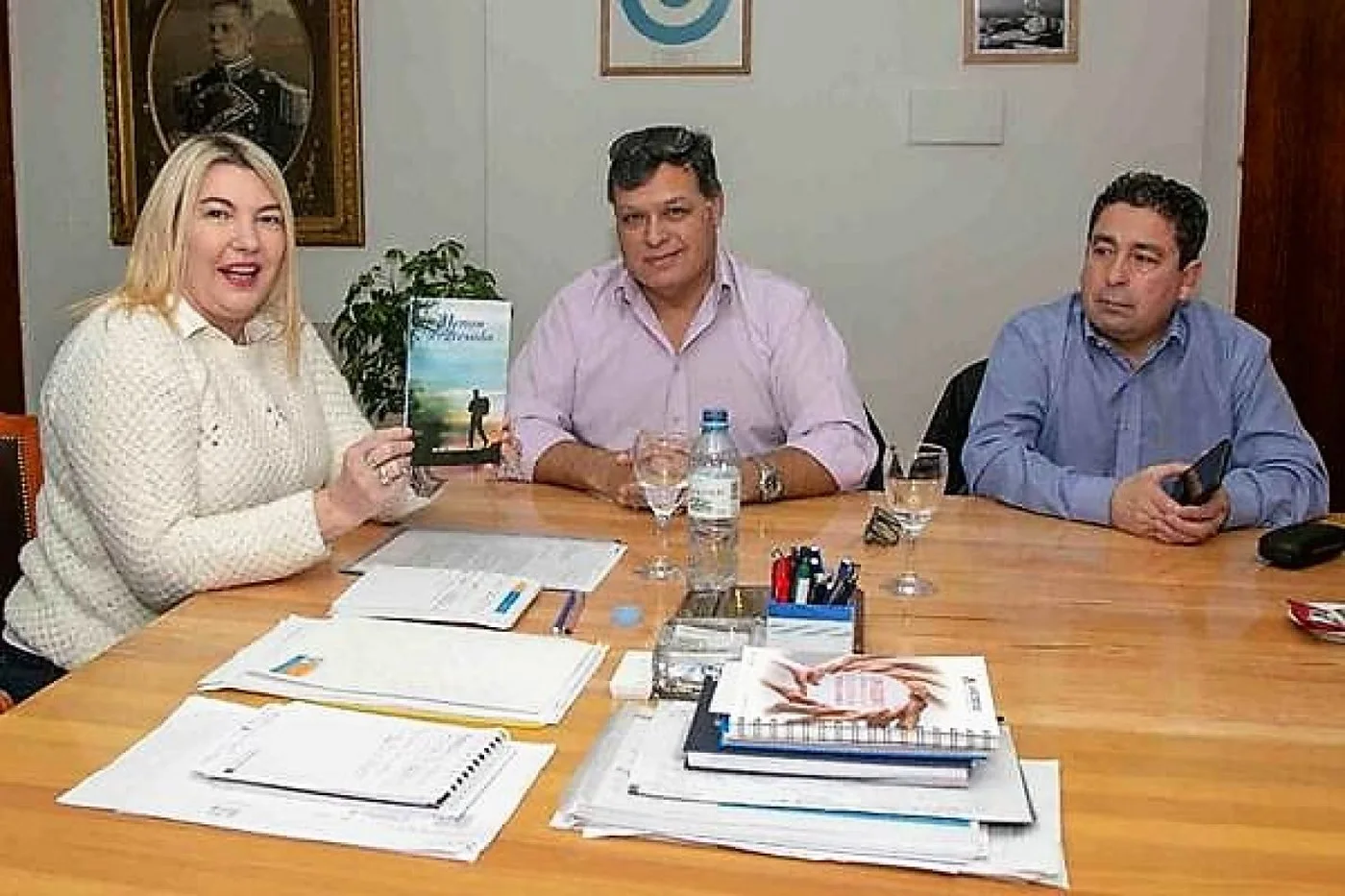 Rosana Bertone, junto a los Veteranos de Guerra de Malvinas.