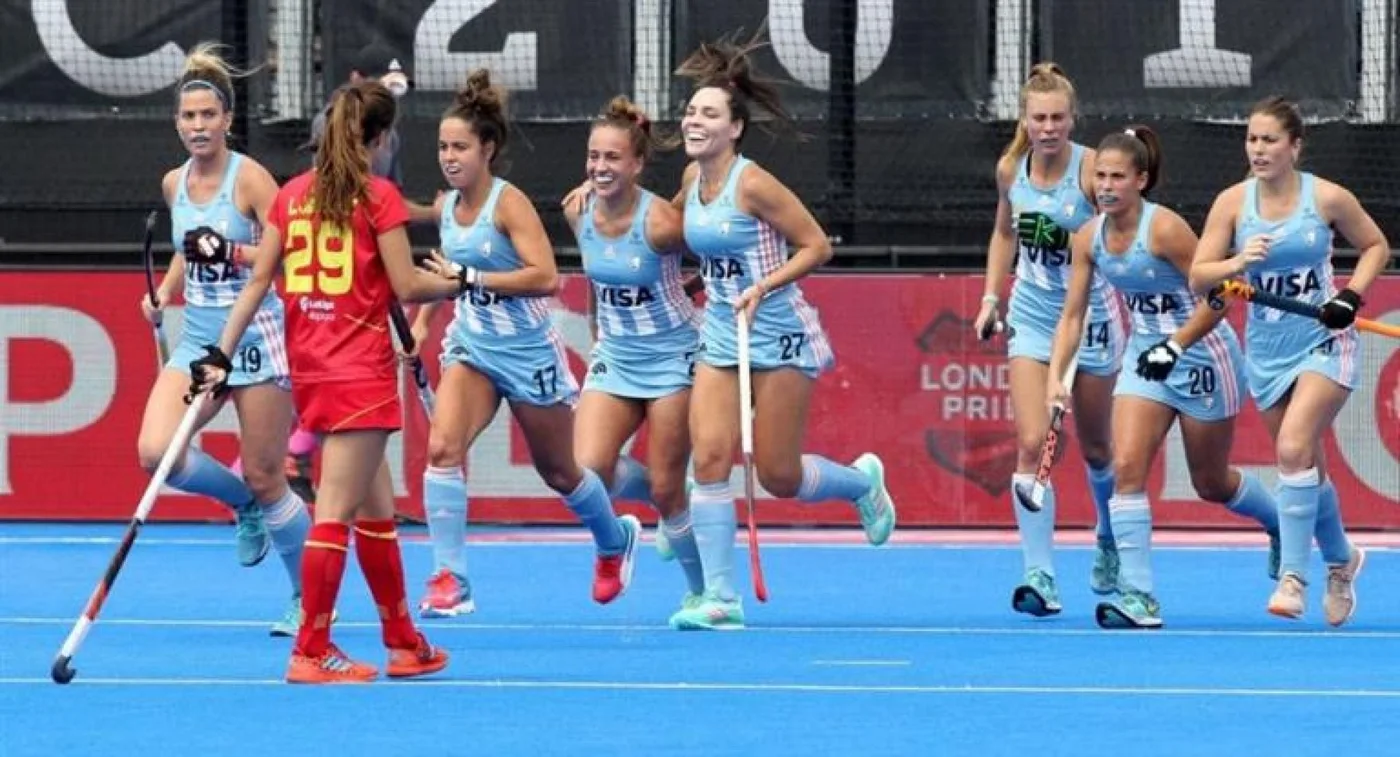 Las leonas golearon a España