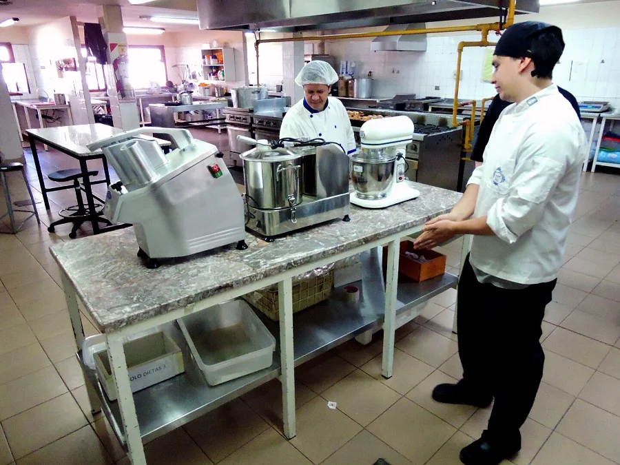 El Hospital Regional de Río Grande recibió equipamiento para el área de la cocina