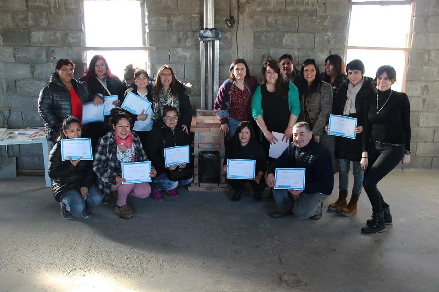 Gobierno entregó diplomas a participantes del taller de estufas SARA