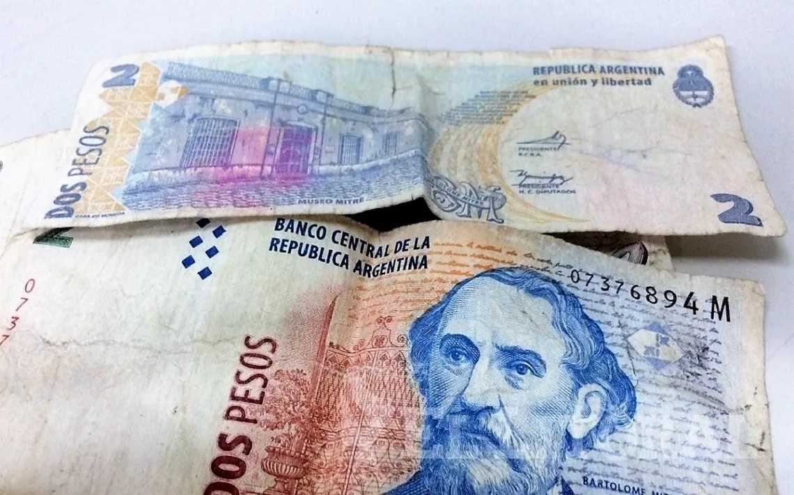 Extendieron un mes el plazo para canjear los billetes de 2 pesos
