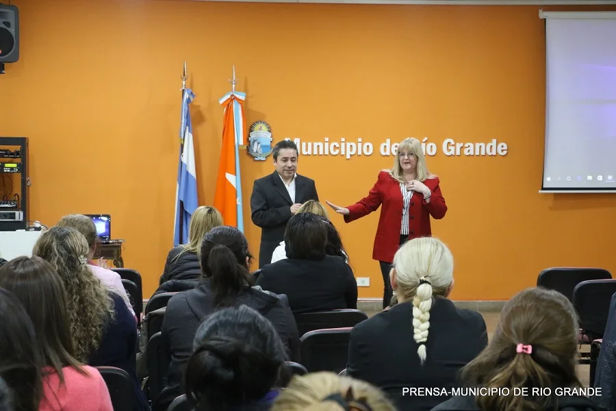 El municipio de Río Grande capacita a servidores públicos