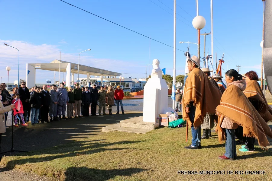 El municipio acompañó a la comunidad Jujeña en el acto del 425° Aniversario de la pcia norteña