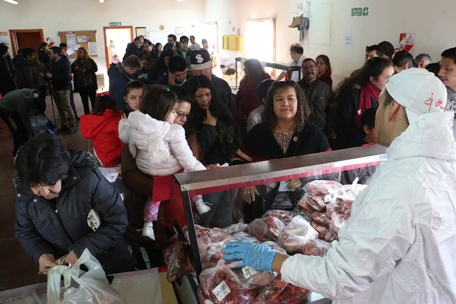 Unos 10 mil kgs. de alimentos se vendieron en la feria que se realizó en Chacra XI