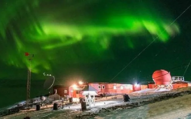 Espectacular aurora austral se pudo ver en la Antártida Argentina