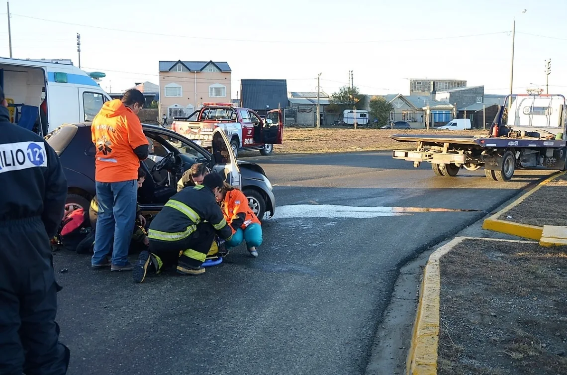 Se registró un accidente de tránsito en la rotonda de La Trucha