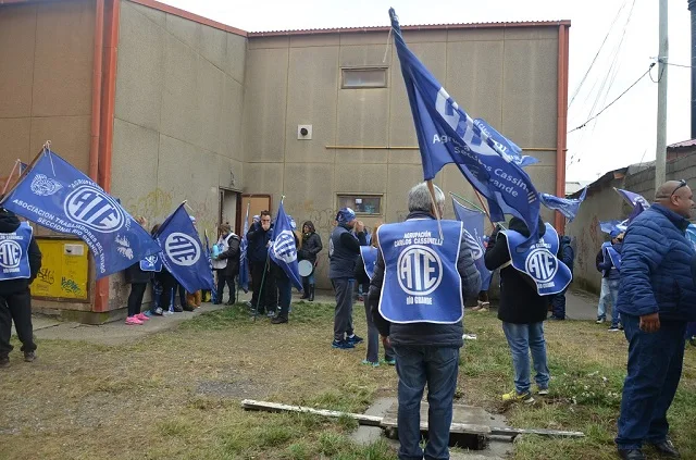 Esta vez, integrantes de la ATE protestaron en las gamelas de calle Thorne