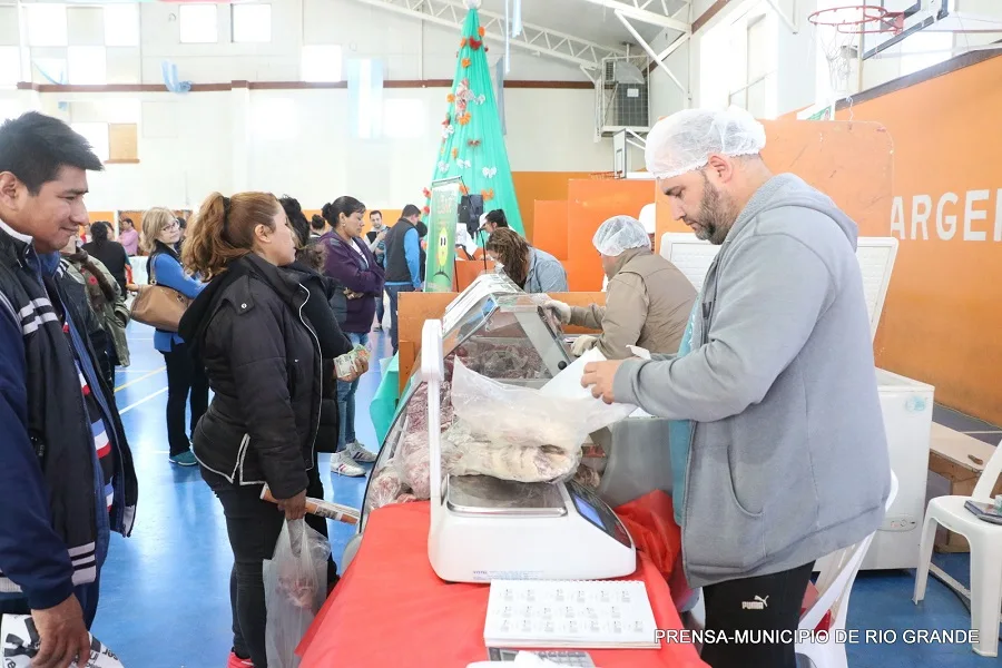 Feria Solidaria de Precios en el Polideportivo Carlos Margalot