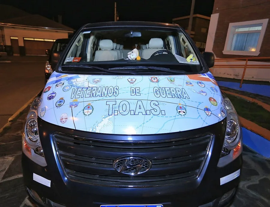 Se entregaron 7 camionetas 0km a choferes de gobierno en la ciudad de Río Grande