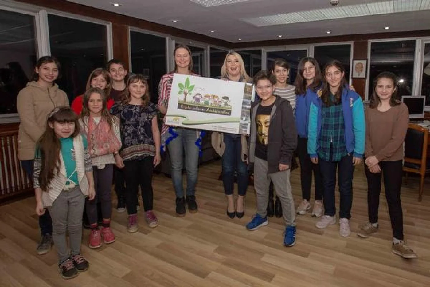 “Guardianes Ambientales” es una fundación donde participan por un lado niños de 5 a 12 años y por el otro lado, los adultos