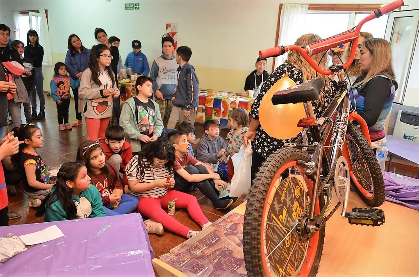 Los niños de Chacra 11 pasaron una jornada diferente.