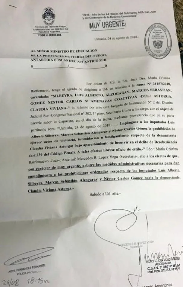 La justicia ordenó el inmediato cese del hostigamiento contra la directora del Sábato