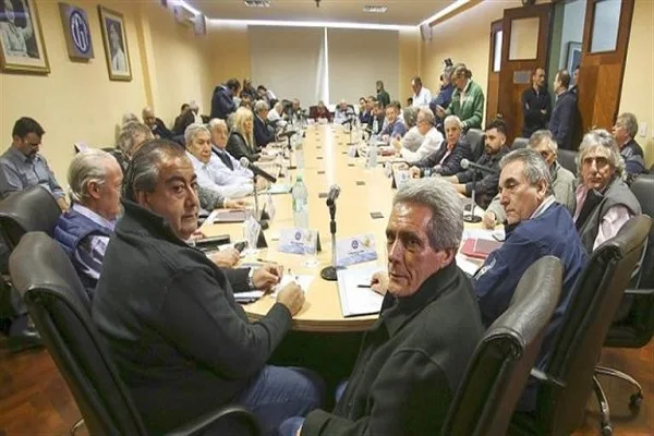  Tras allanamiento a Camioneros, la CGT acusó al Gobierno de intentar "amedrentar a los sindicatos"