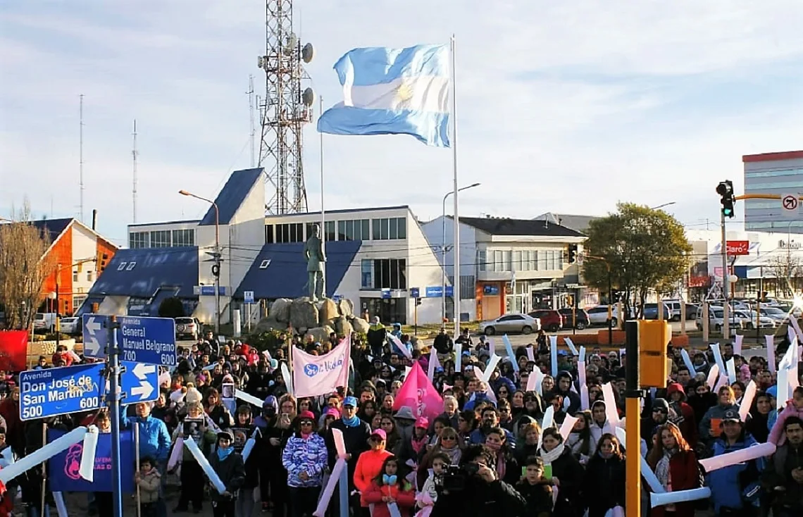 Tierra del Fuego; Multitudinaria manifestación en favor de la vida