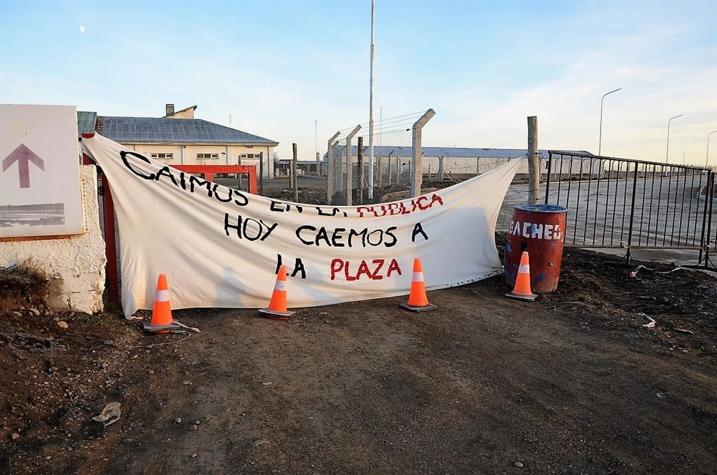 Los manifestantes no quieren tomar contacto con la prensa.