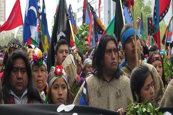 Vaca Muerta: Mapuches llevan su reclamo a La Haya