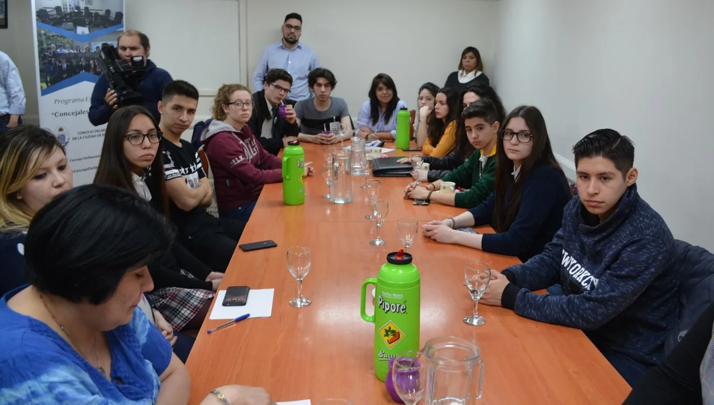 Presentaron a los estudiantes que participarán de la experiencia legislativa