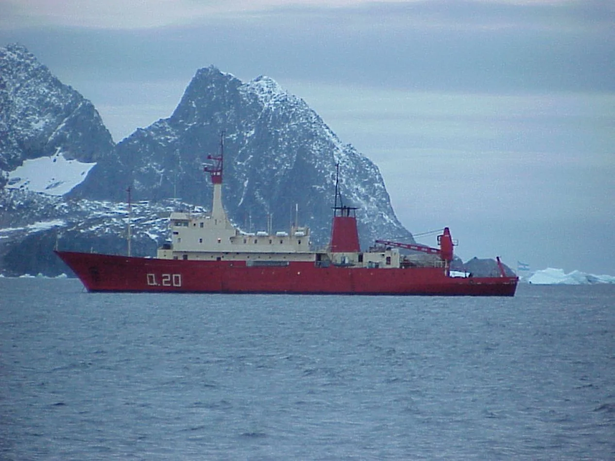 Buque oceanográfico ARA Puerto Deseado