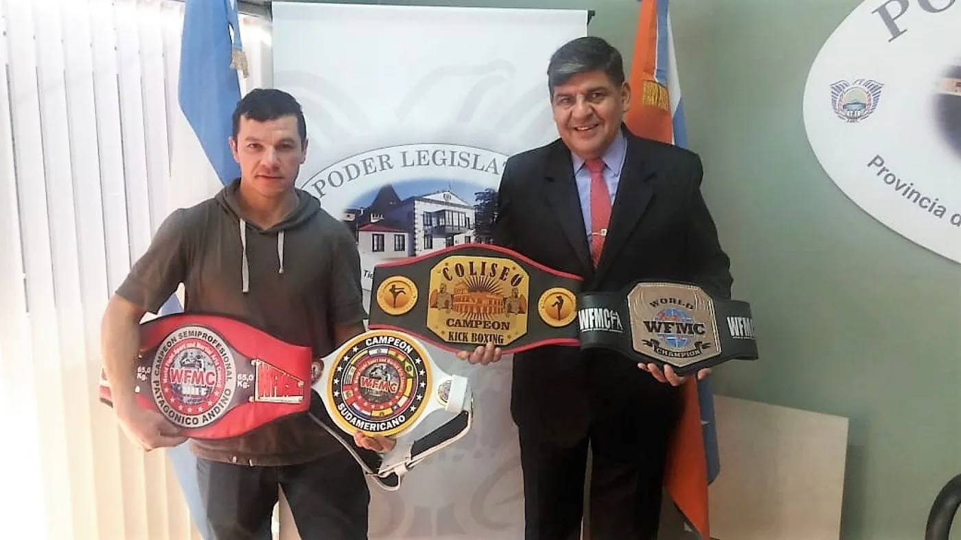 Arcando recibió al campeón sudamericano de Kickboxing