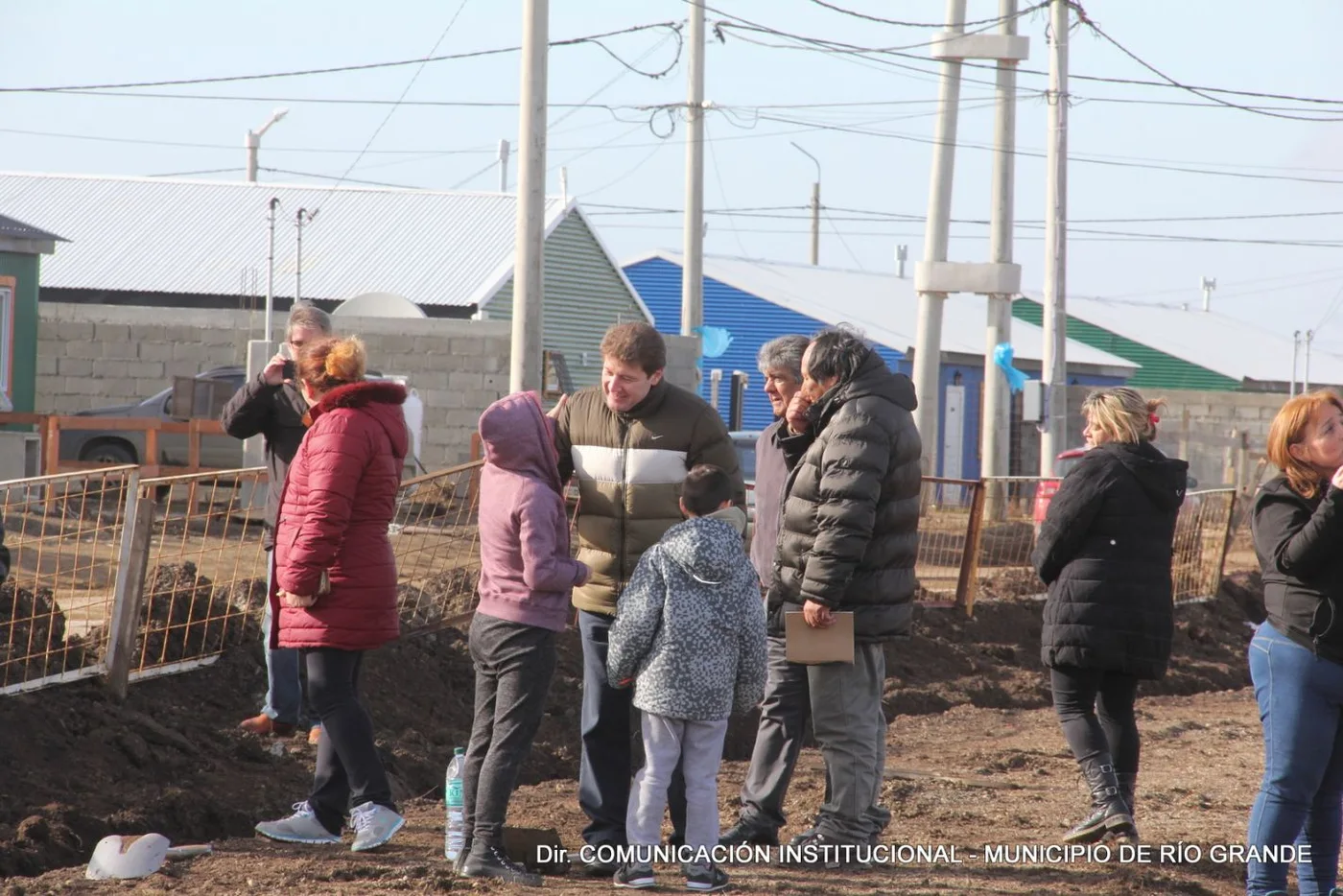 El intendente Melella recorrió la obra de red de gas natural del barrio Bicentenario