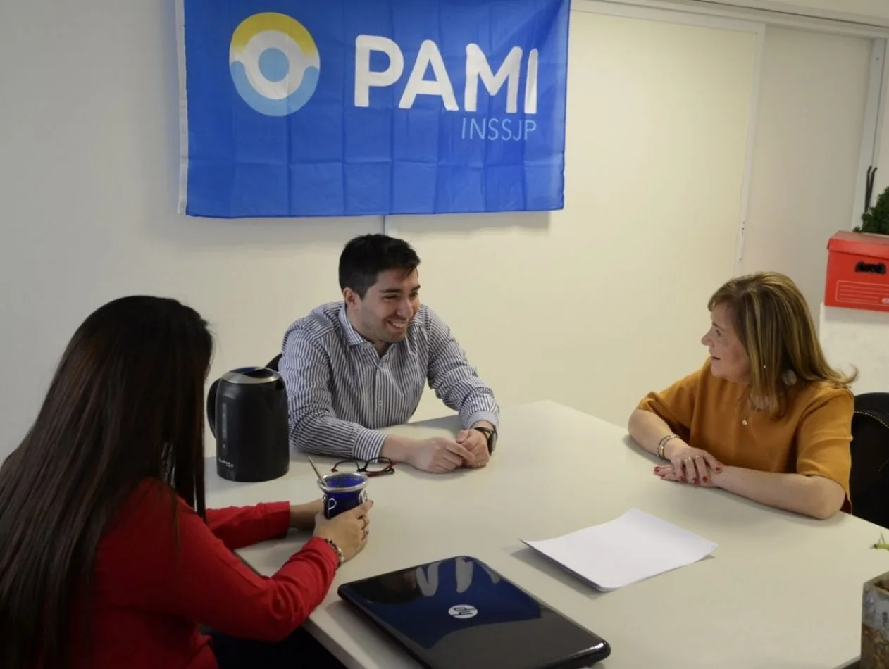 Boyadjian visitó la sede del PAMI en Río Grande