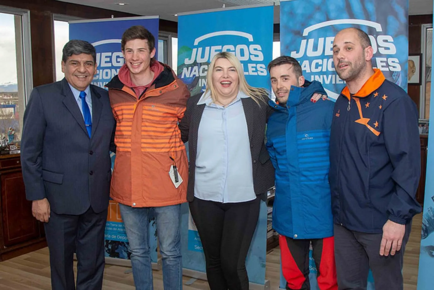 La gobernadora Rosana Bertone recibió este lunes, junto al vicegobernador Juan Carlos Arcando y al secretario de Deportes Ramiro Bravo y deportístas