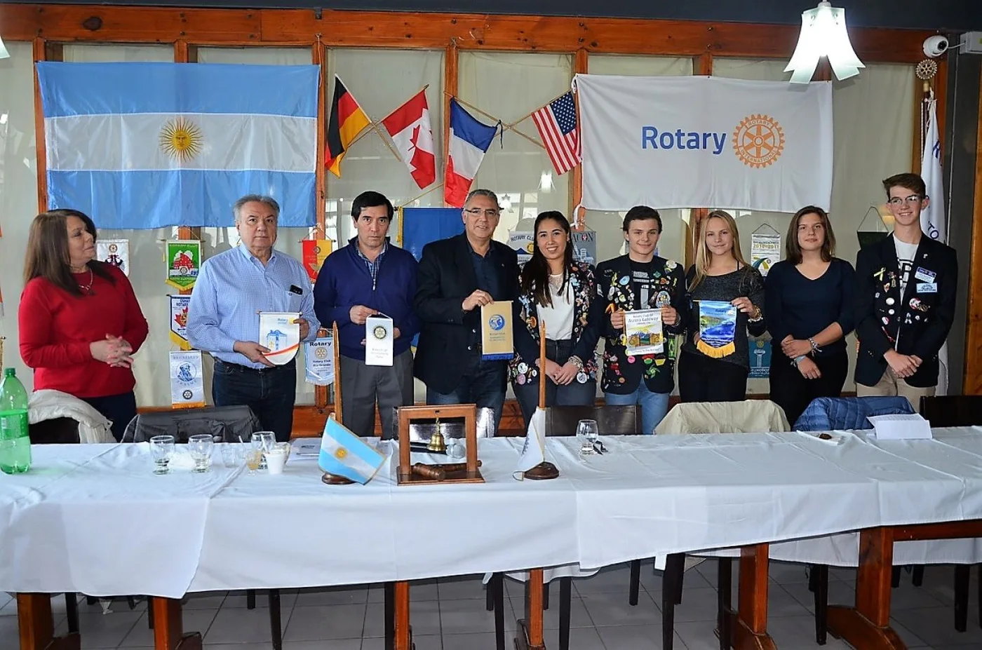 Autoridades del Rotary Club Río Grande encabezaron el almuerzo de camaradería.