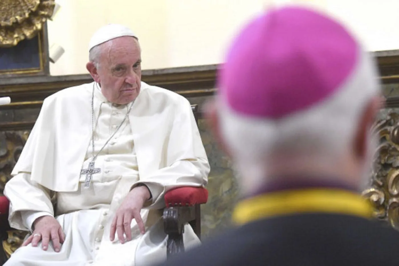 El Papa aceptó dos renuncias y ya son 7 los obispos chilenos apartados por abusos sexuales
