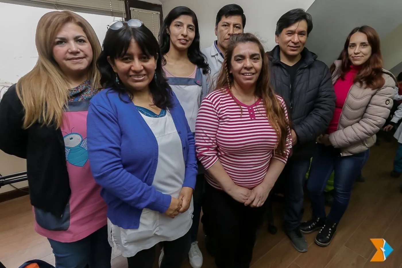 La escuela Yak Haruin visitó el Parlamento