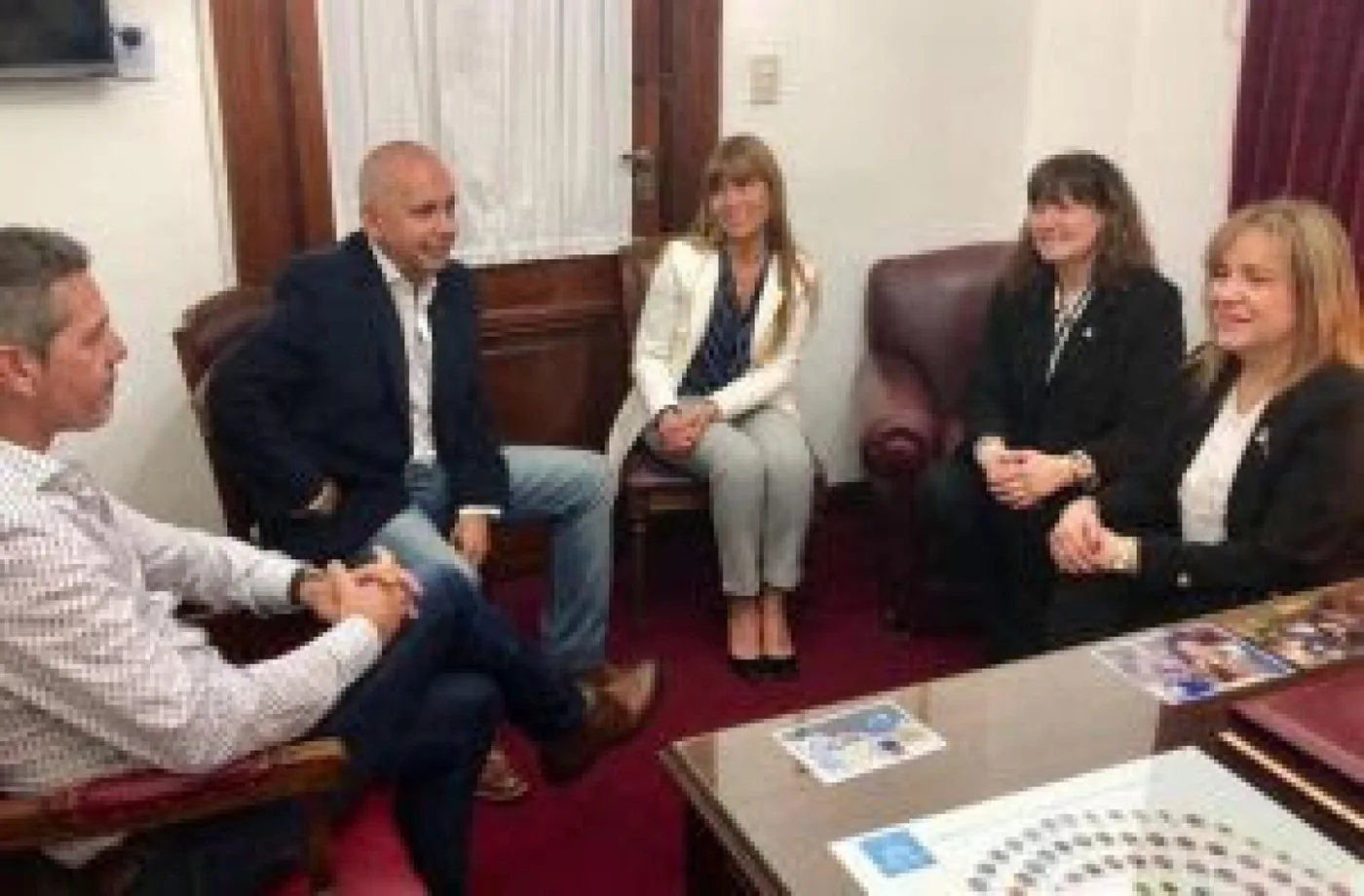 Parlamentarios fueguinos se reunieron con la senadora Miriam Boyadjian