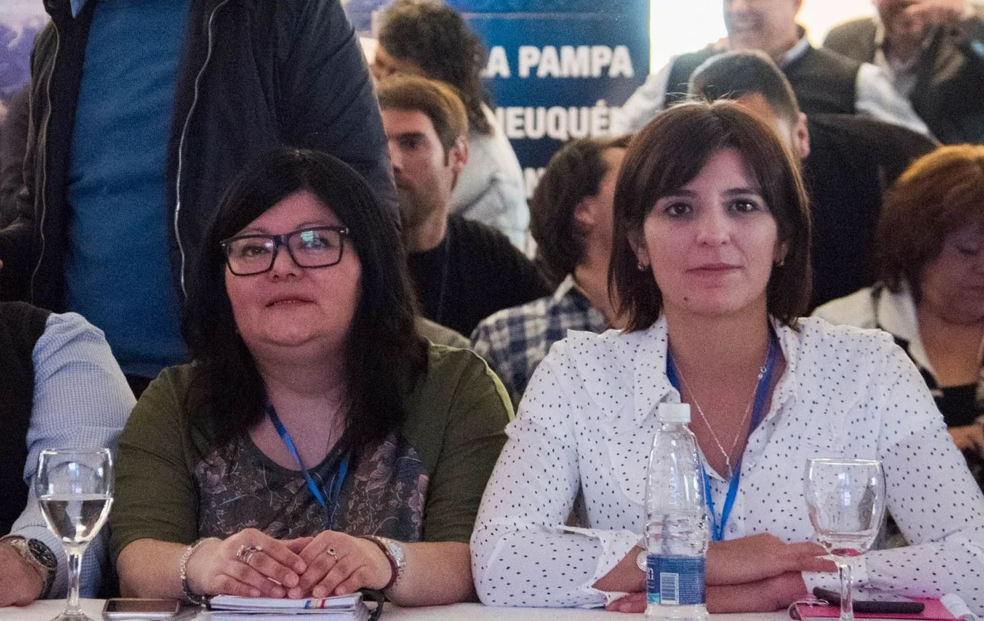 Las legisladoras del FpV/PJ, Angelina Carrasco y Marcela Gómez