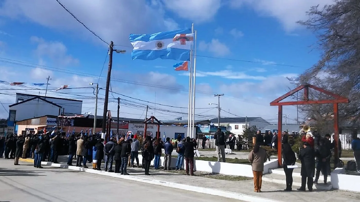 Ceremonia por el aniversario número 46 de la ciudad de Tolhuin.