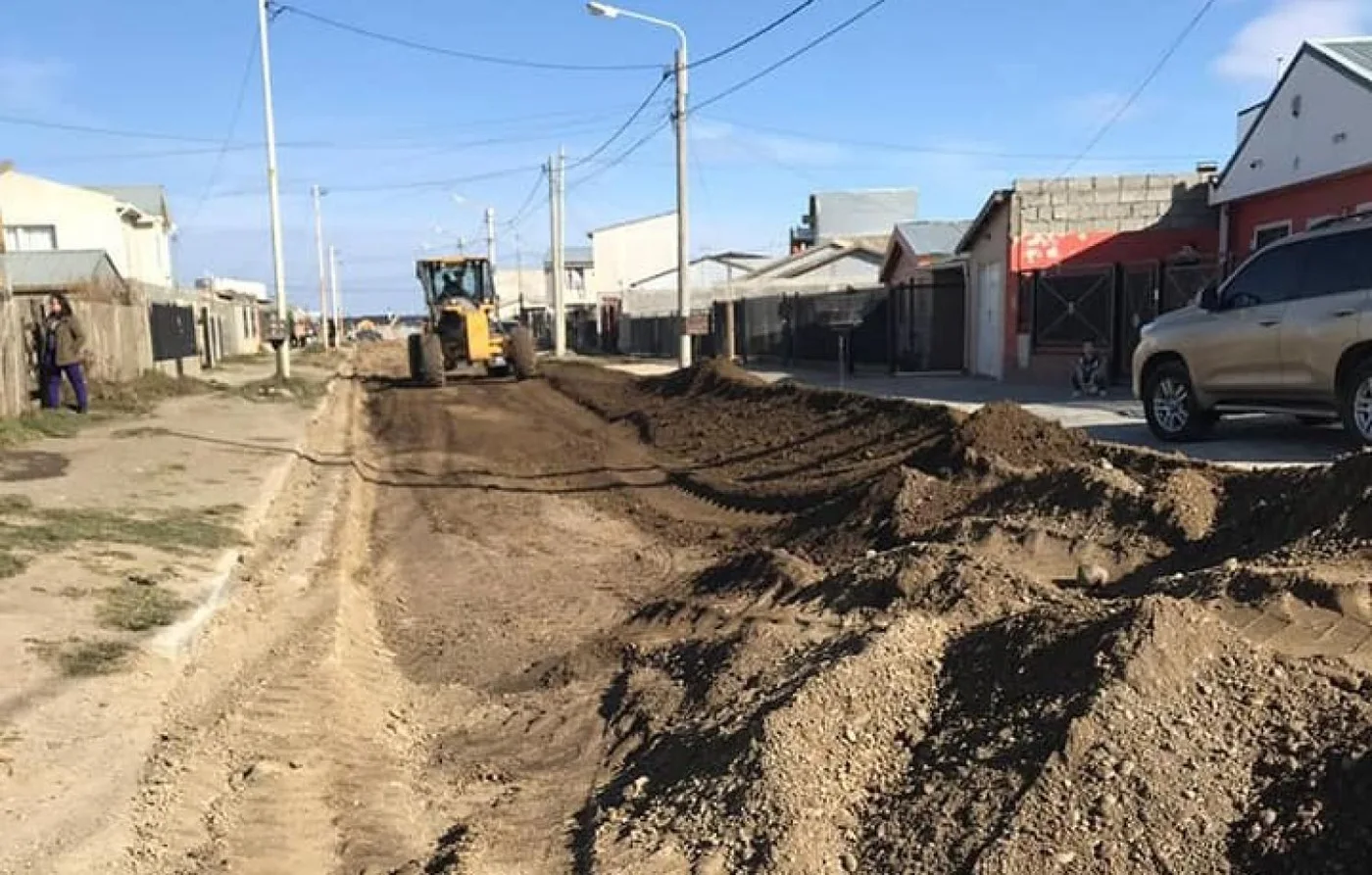 Personal de la Secretaría de Obras y Servicios Públicos del Municipio de Río Grande avanza con diversos trabajos complementarios en calles