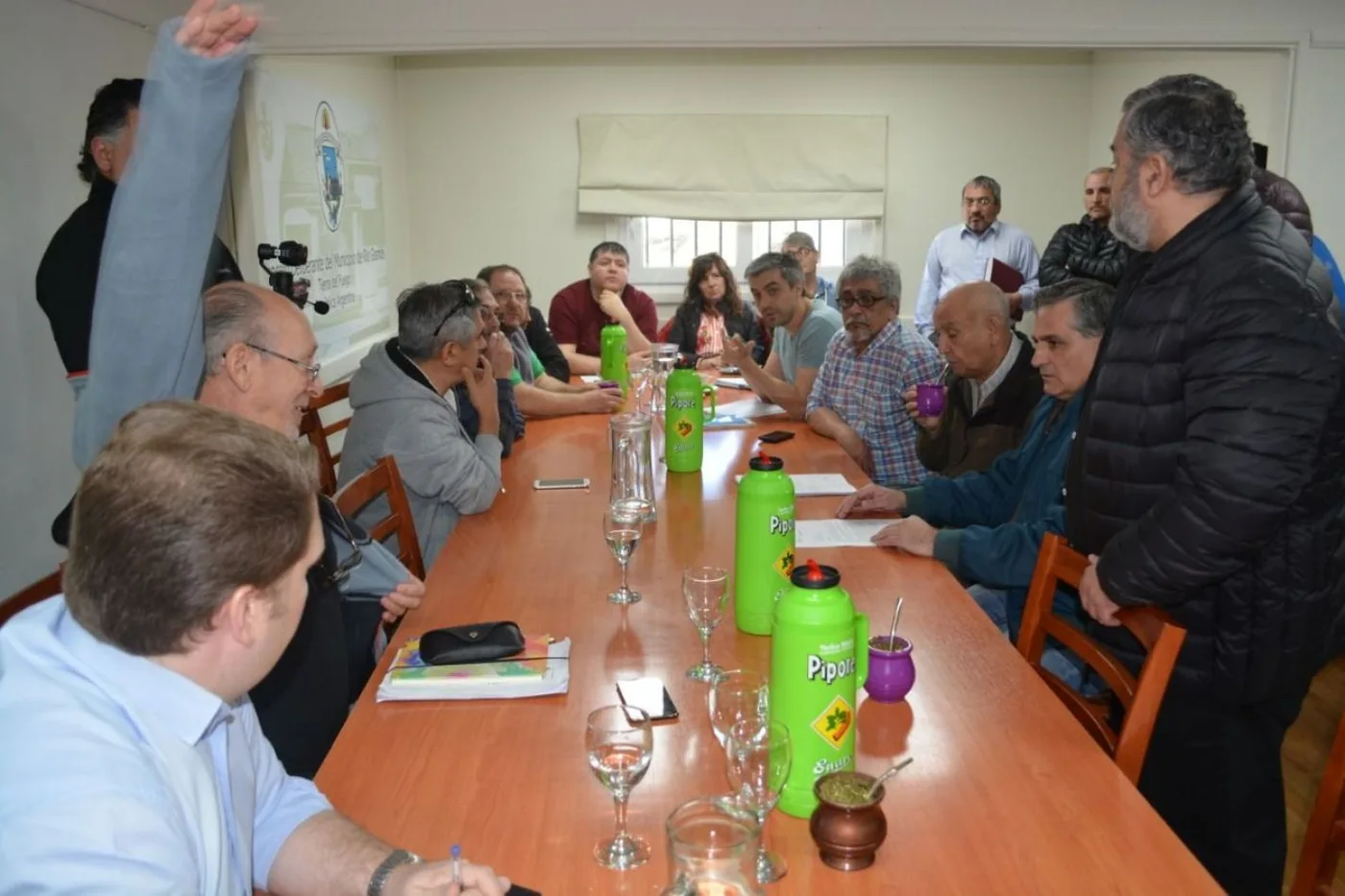 Reunión de concejales con taxistas y remiseros de la ciudad