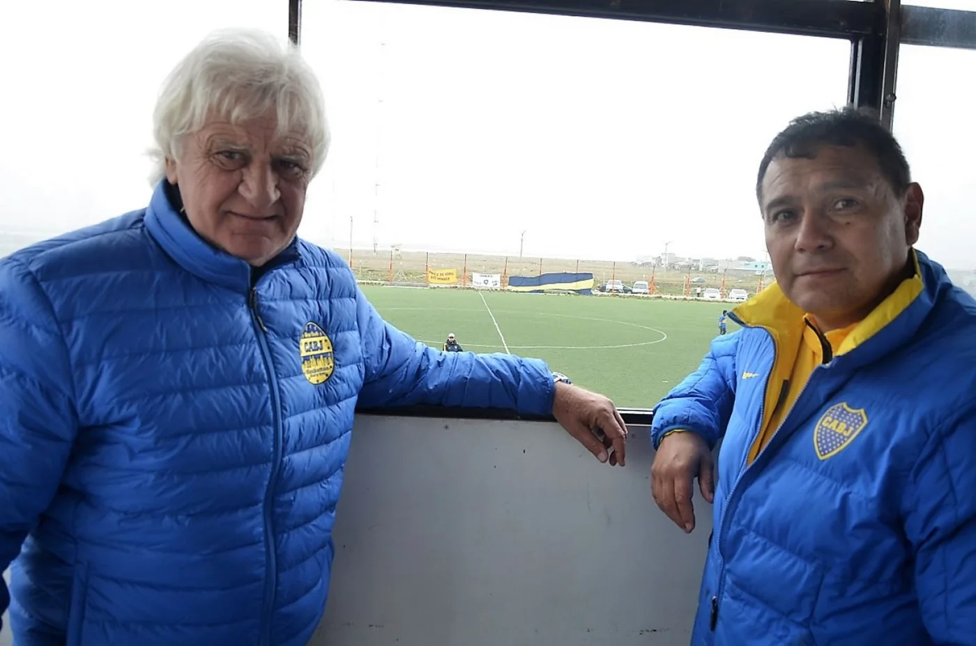 El ídolo y entrenador de Boca Junior, Jorge Ribolzi, pasó por Río Grande en el marco de la búsqueda de talentos. En la foto junto a Roque Lorenzatto d