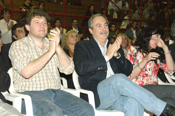 Gustavo Melella, Jorge Martín y Myriam Guillén, durante el emotivo acto.
