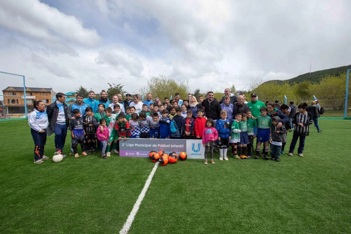 Inauguraron la nueva cancha de “El Choconcito”