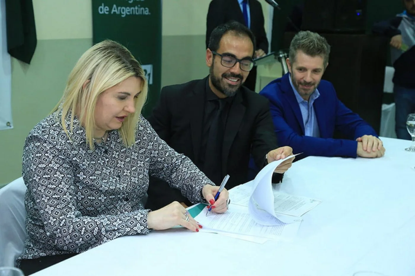 Gobierno provincial  firmó convenio con la Universidad Siglo XXI