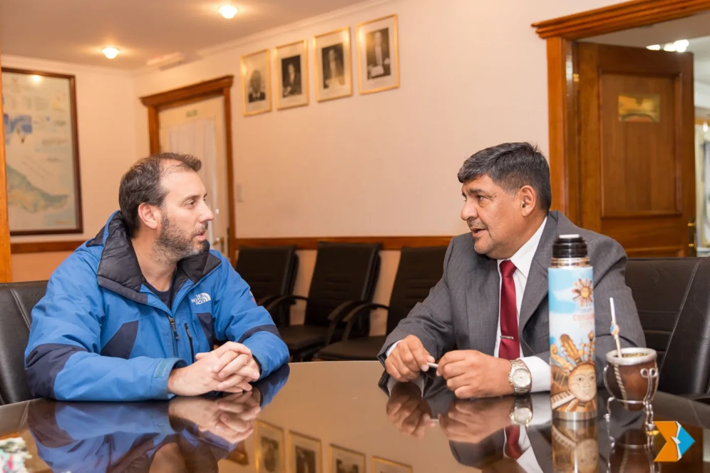 El vicegobernador Juan Carlos Arcando recibió en sede de Presidencia a Juan Manuel Raya Rey, secretario del Club Andino Ushuaia