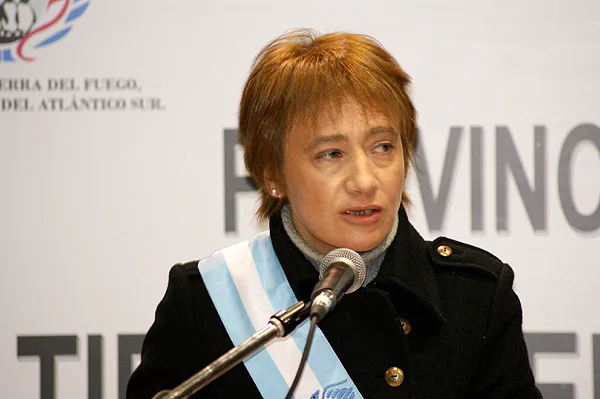 Fabiana Ríos parte rumbo a Buenos Aires con agenda cargada.