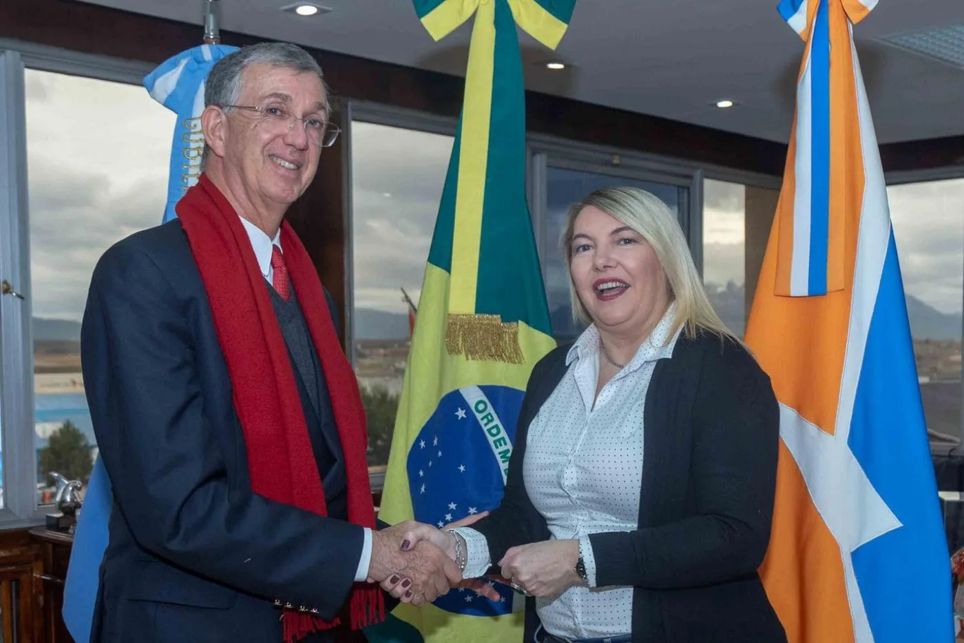 La gobernadora Rosana Bertone recibió –este martes- al embajador de Brasil en la Argentina, Sergio França Danese,