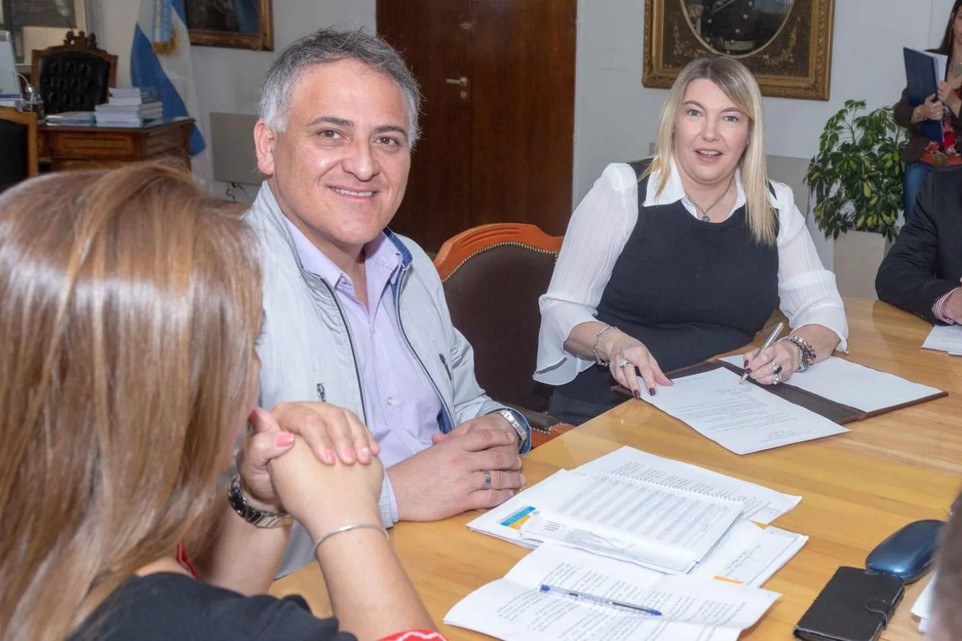 Bertone firmó 166 nuevas titularidades docentes