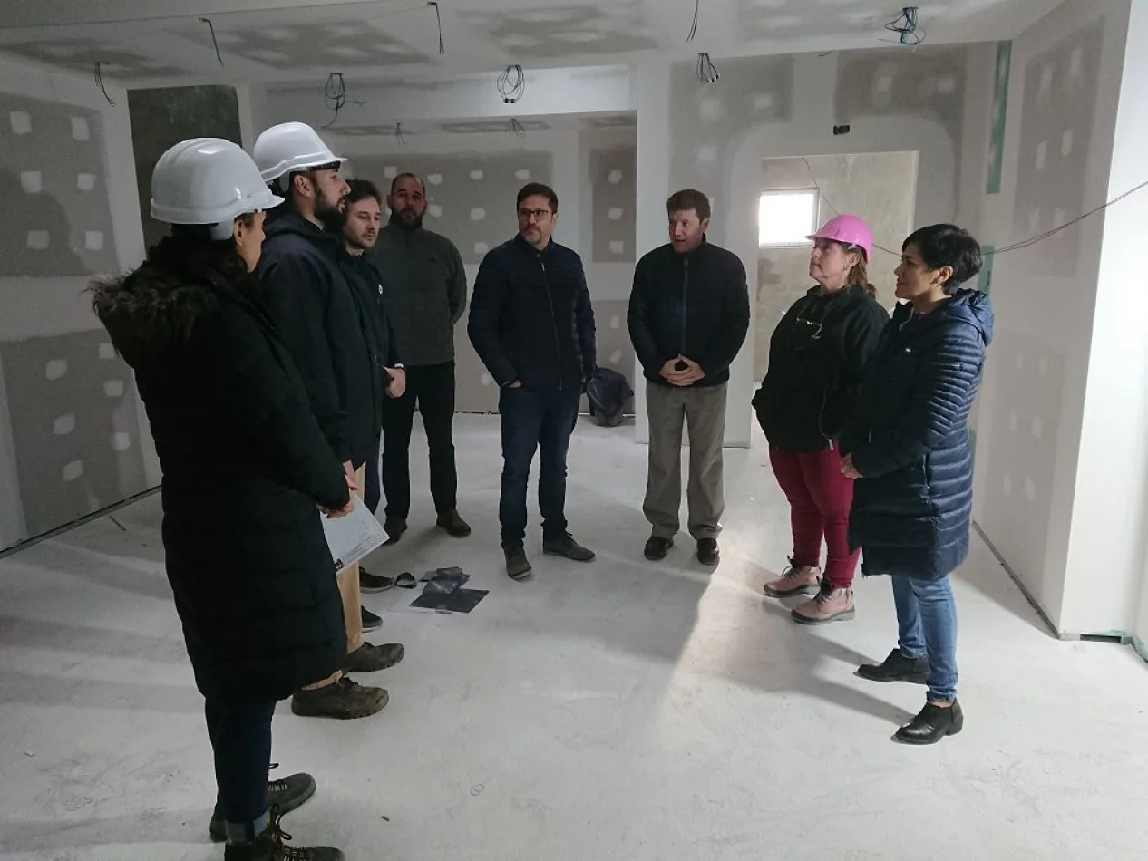 El intendente Gustavo Melella recorrió la obra del Natatorio Olímpico