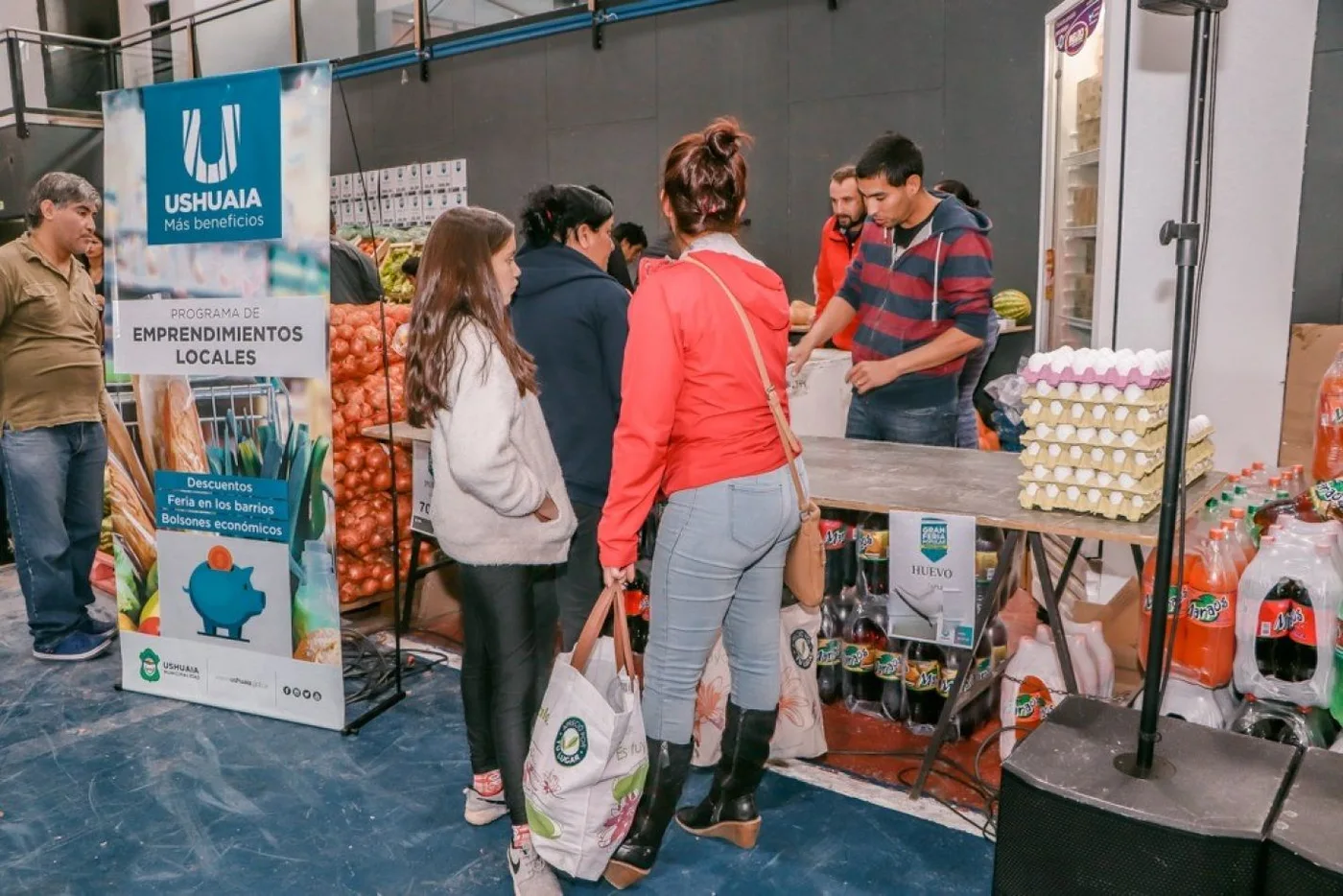 Gran "Feria Popular" en la escuela N°22 Bahía Golondrina.